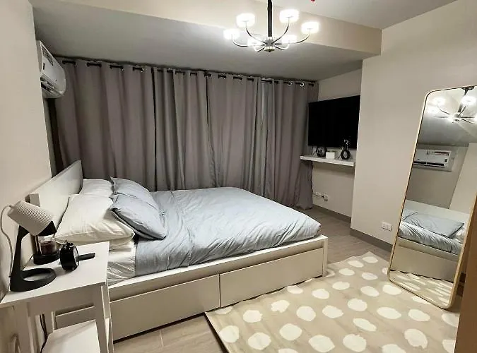 Hotel The By Eastwood Global Plaza Luxury