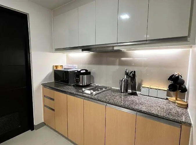 The By Eastwood Global Plaza Luxury Hotel