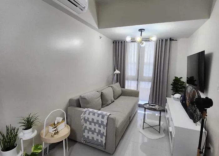The By Eastwood Global Plaza Luxury